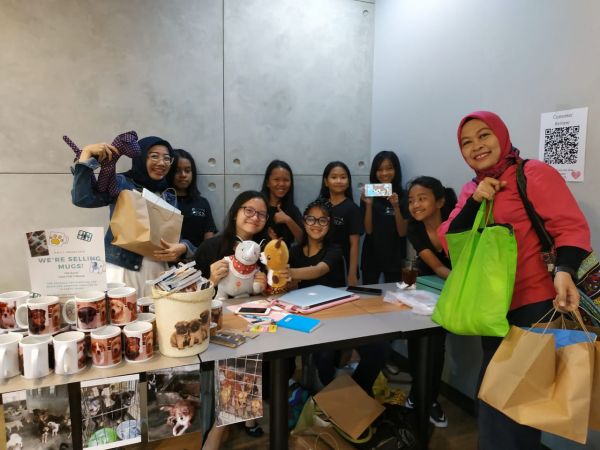 MENGASAH KEPEDULIAN SOSIAL ANAK SEJAK DINI 